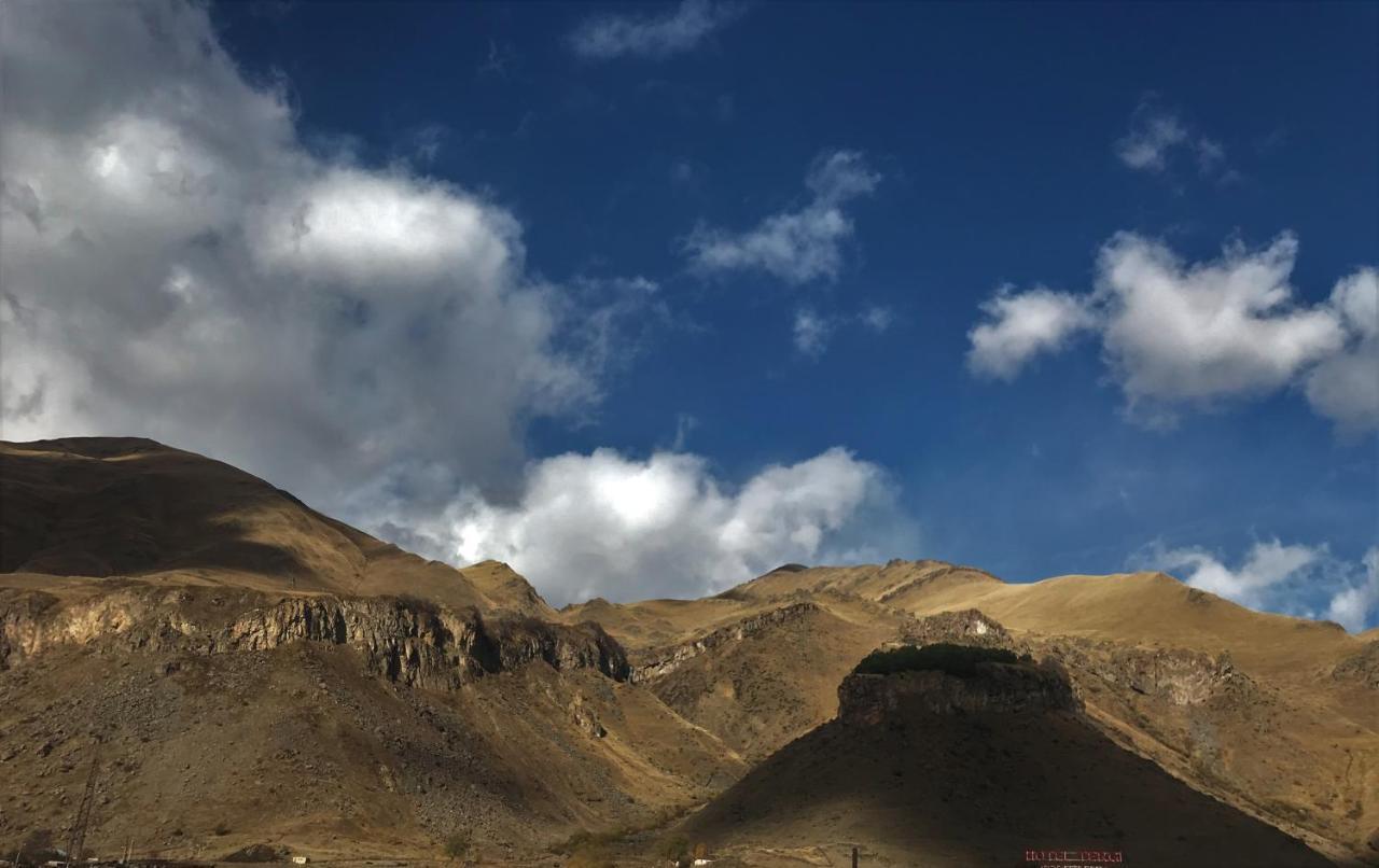 Waterfall Kazbegi Extérieur photo